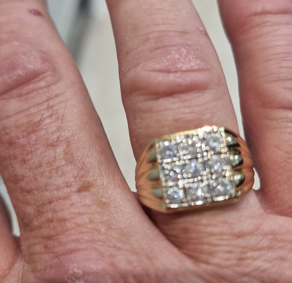 18k Gold 1 Carat Diamond Set Signet Ring.