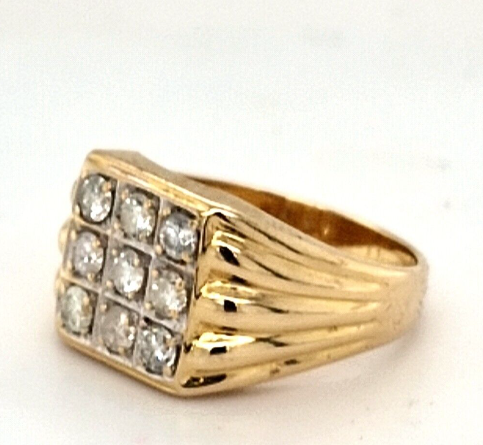 18k Gold 1 Carat Diamond Set Signet Ring.