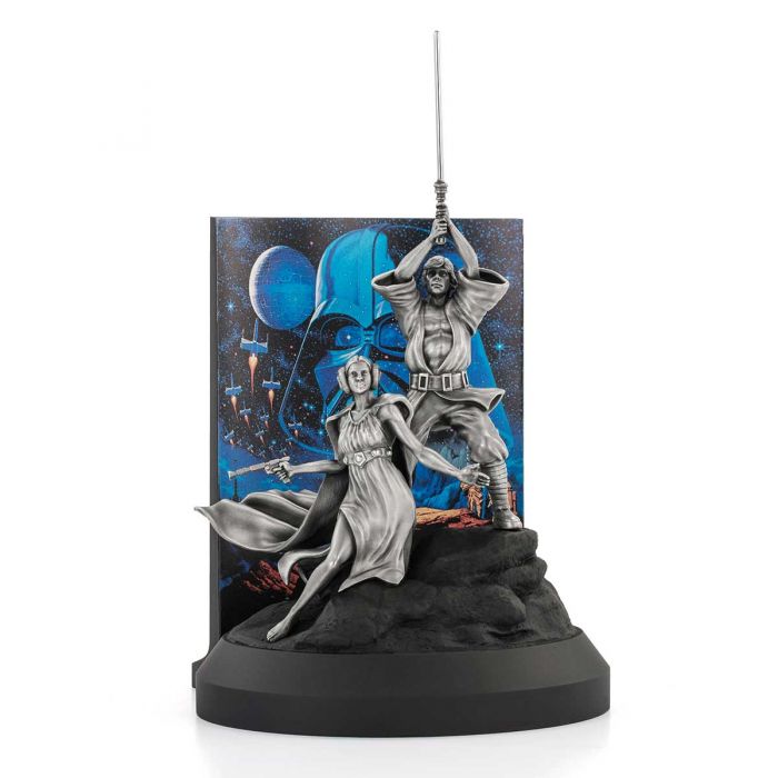 A Star Wars A New Hope Limited Edition Diorama 0179026 of a couple of people holding swords.