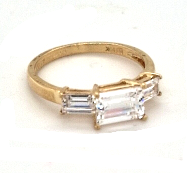 9ct Gold Trilogy Zirconia Ring.