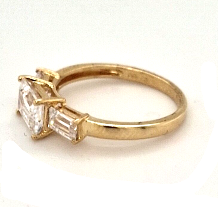 9ct Gold Trilogy Zirconia Ring.