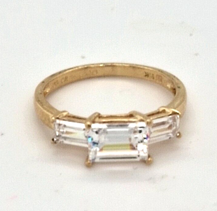 9ct Gold Trilogy Zirconia Ring.