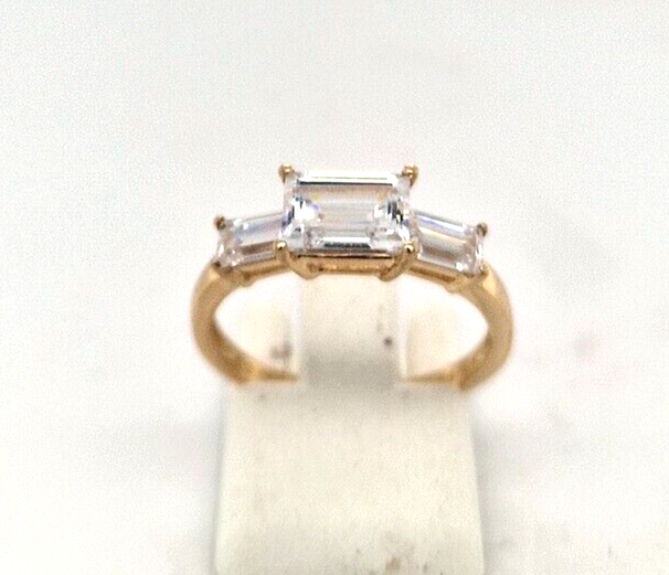 9ct Gold Trilogy Zirconia Ring.