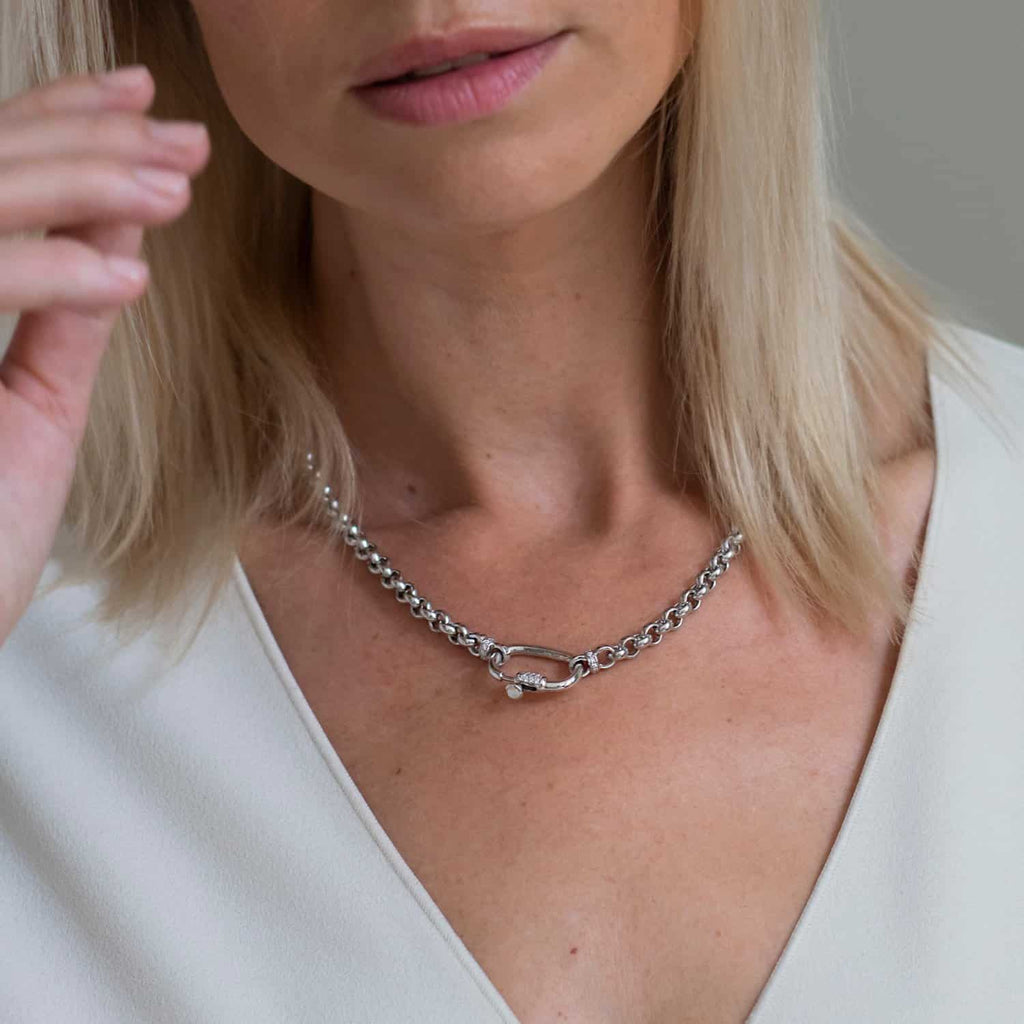 A blonde woman wearing a TI SENTO Milano necklace.