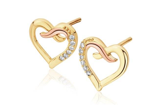 A pair of Clogau Kiss Diamond Stud Earrings CGKDSE with diamonds.