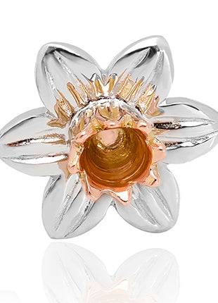 A Clogau Daffodil Stud Earrings SDSE with a yellow center.